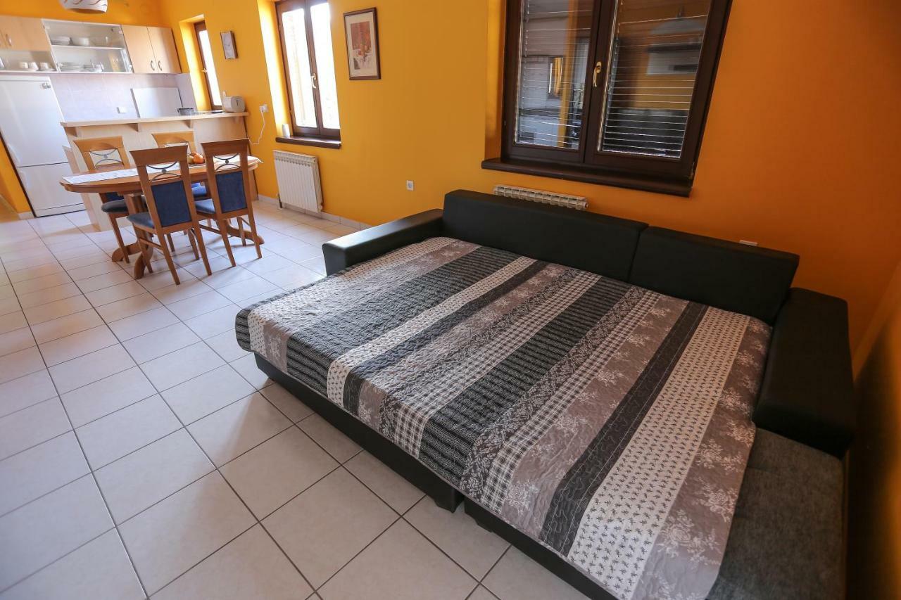 Apartment Sunny Place Pula Bagian luar foto