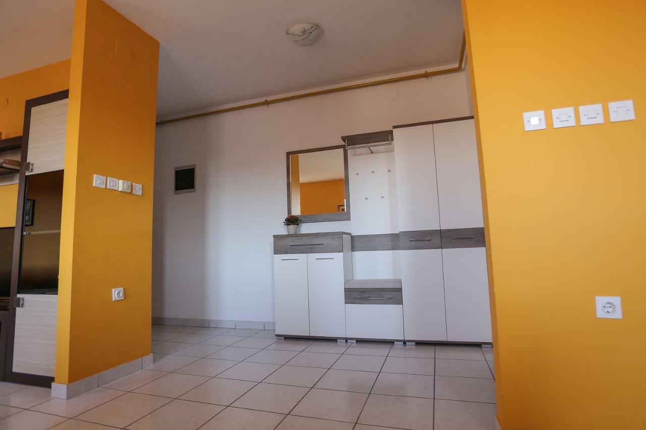 Apartment Sunny Place Pula Bagian luar foto