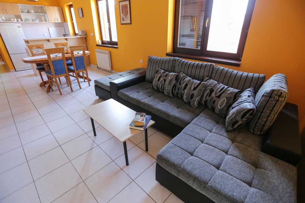 Apartment Sunny Place Pula Bagian luar foto