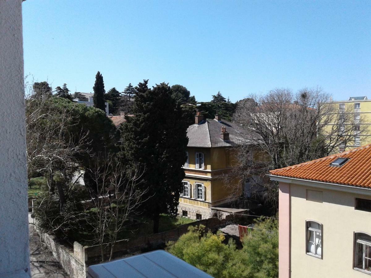 Apartment Sunny Place Pula Bagian luar foto